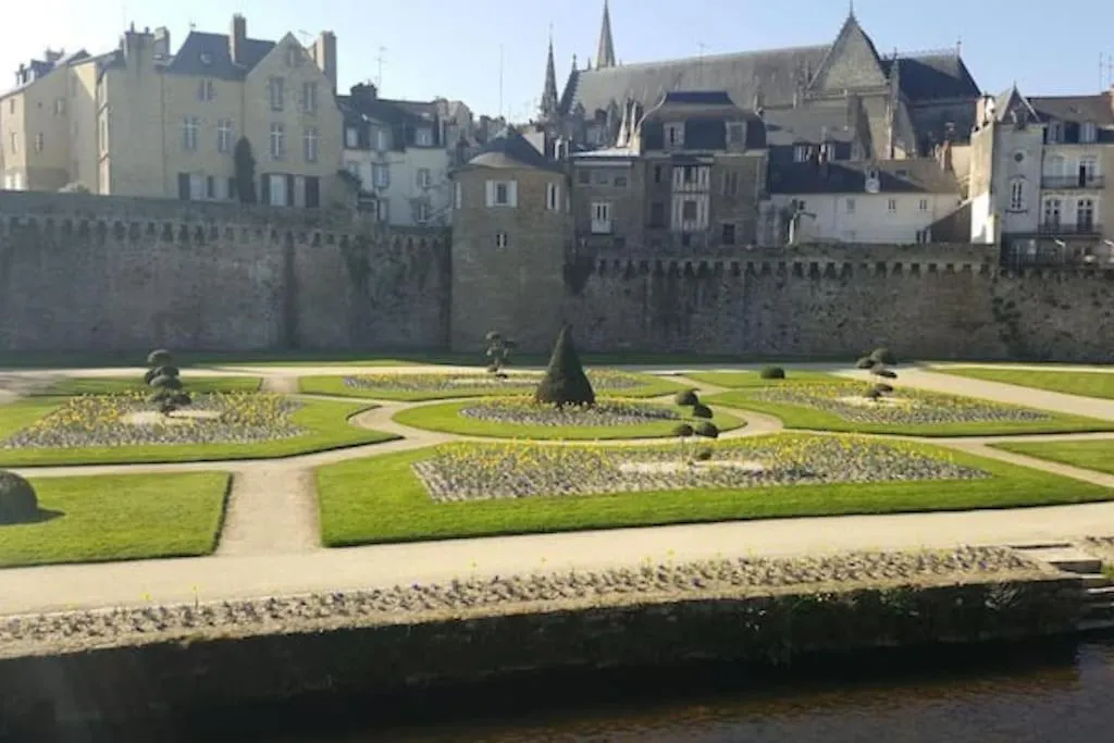 Bel Appartement Vannes Centre 0*,  Francia